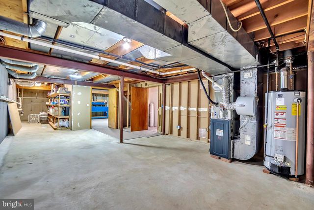 10 SAWGRASS CT, Monroe Township, NJ 08831