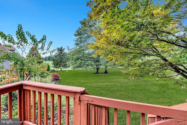 10 SAWGRASS CT, Monroe Township, NJ 08831