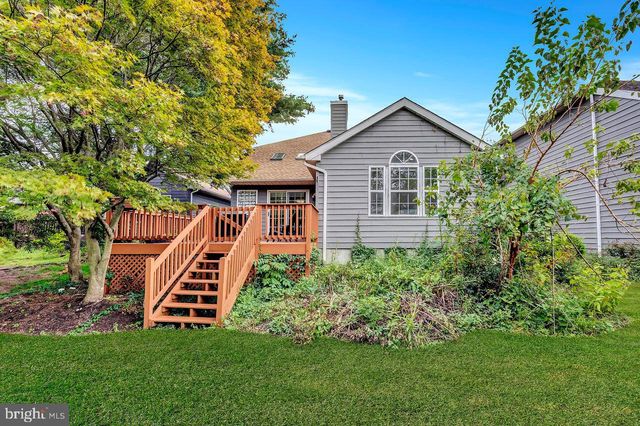 10 SAWGRASS CT, Monroe Township, NJ 08831