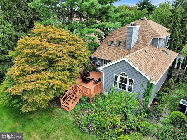 10 SAWGRASS CT, Monroe Township, NJ 08831