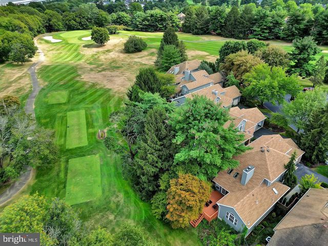 10 SAWGRASS CT, Monroe Township, NJ 08831