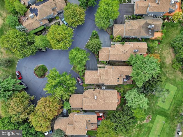 10 SAWGRASS CT, Monroe Township, NJ 08831