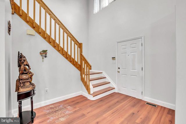 10 SAWGRASS CT, Monroe Township, NJ 08831