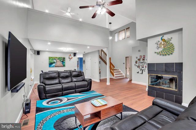 10 SAWGRASS CT, Monroe Township, NJ 08831