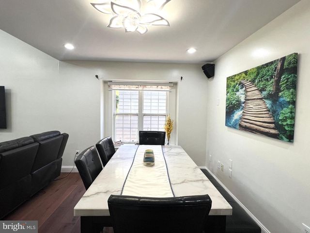 10 SAWGRASS CT, Monroe Township, NJ 08831