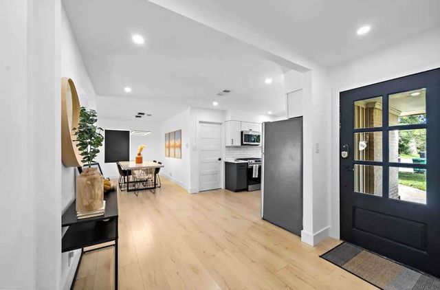 5401 W 43rd Street, Houston, TX 77092