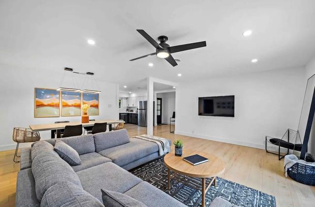 5401 W 43rd Street, Houston, TX 77092