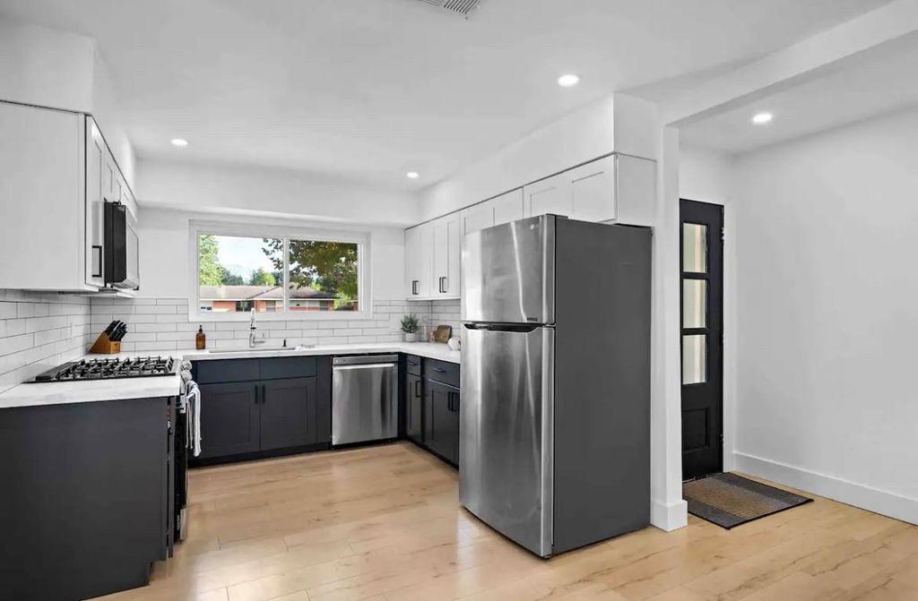 5401 W 43rd Street, Houston, TX 77092