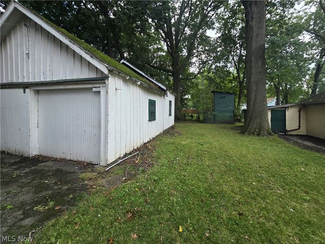 1262 South Street SE, Warren, OH 44483