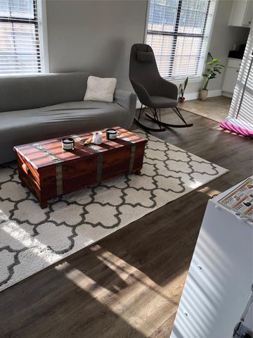 543 W 27th Street A, Houston, TX 77008