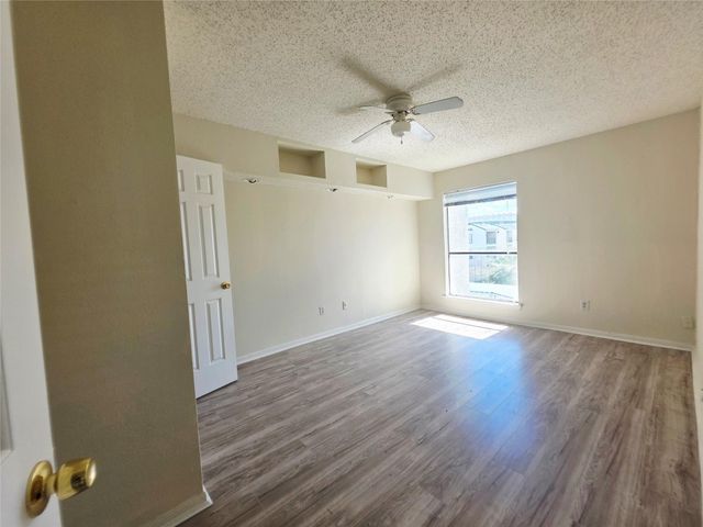 2826 S Bartell Drive 38, Houston, TX 77054