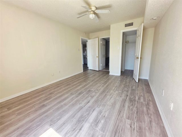 2826 S Bartell Drive 38, Houston, TX 77054