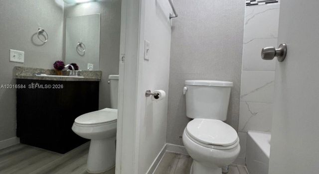 8885 Fontainebleau Blvd 205, Miami, FL 33172