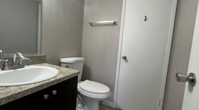 8885 Fontainebleau Blvd 205, Miami, FL 33172
