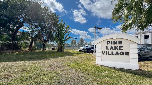 8885 Fontainebleau Blvd 205, Miami, FL 33172