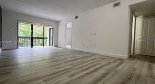 8885 Fontainebleau Blvd 205, Miami, FL 33172