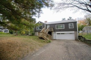 13510 Knollway Drive N, Minnetonka, MN 55305