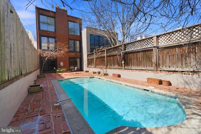 306 9TH ST SE, Washington, DC 20003