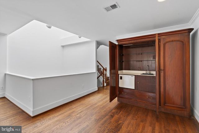 306 9TH ST SE, Washington, DC 20003