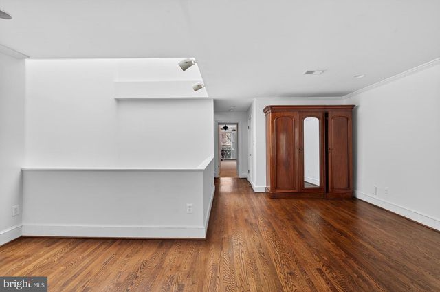 306 9TH ST SE, Washington, DC 20003