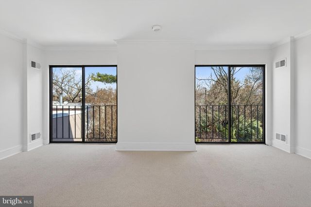 306 9TH ST SE, Washington, DC 20003