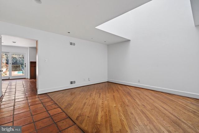 306 9TH ST SE, Washington, DC 20003