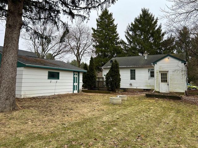 135 Felix STREET, Wales, WI 53183