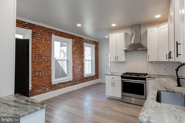 617 E END AVE, Lancaster, PA 17602