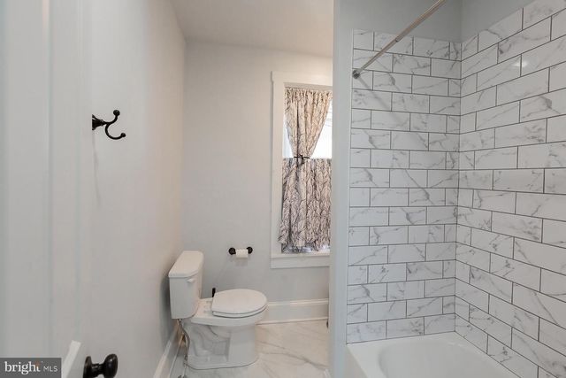 617 E END AVE, Lancaster, PA 17602