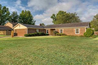 4133 Secretariat Drive, Newburgh, IN 47630