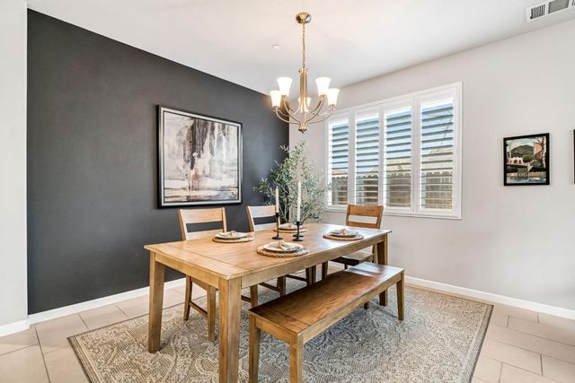 3519 Portals Avenue, Clovis, CA 93619