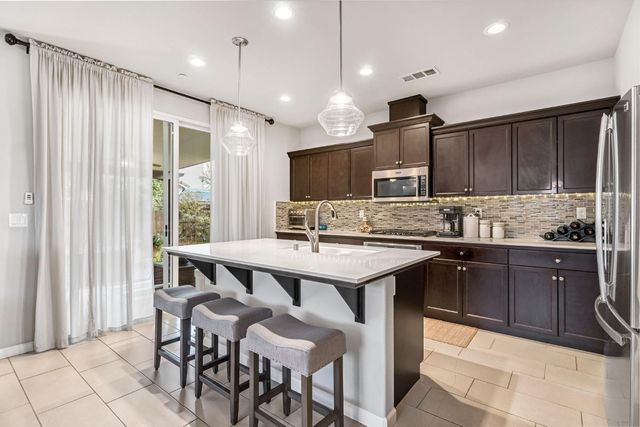 3519 Portals Avenue, Clovis, CA 93619