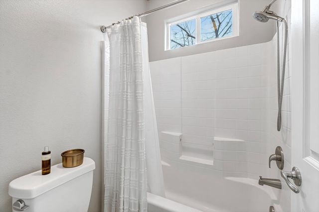 3519 Portals Avenue, Clovis, CA 93619