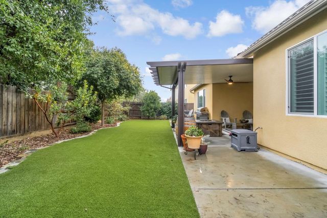 3519 Portals Avenue, Clovis, CA 93619