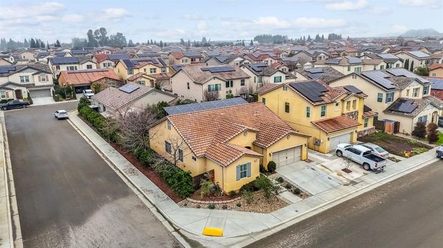 3519 Portals Avenue, Clovis, CA 93619