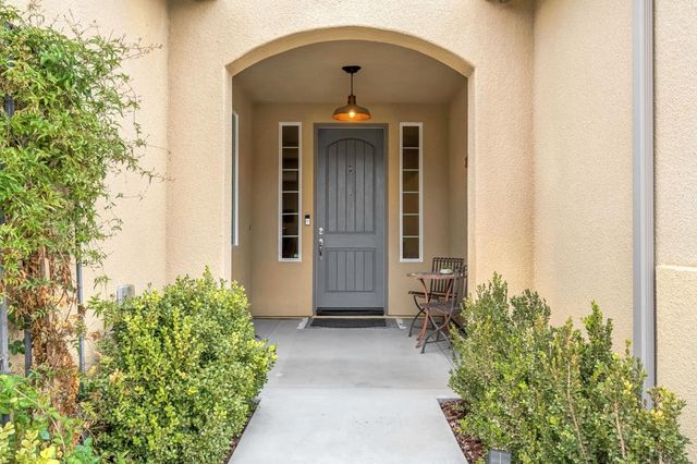 3519 Portals Avenue, Clovis, CA 93619