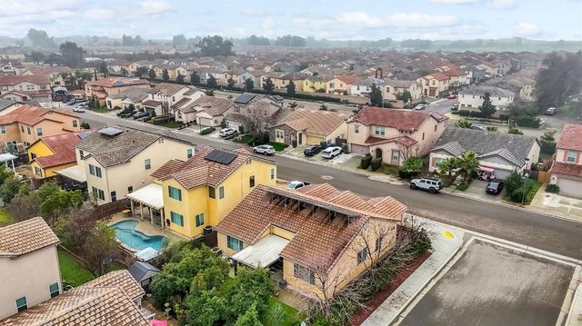 3519 Portals Avenue, Clovis, CA 93619