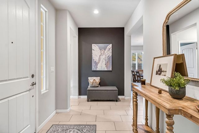 3519 Portals Avenue, Clovis, CA 93619