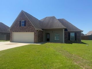 180 Carriage Way, Thibodaux, LA 70301