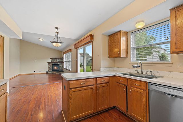 1440 Eliot Trail, Elgin, IL 60120