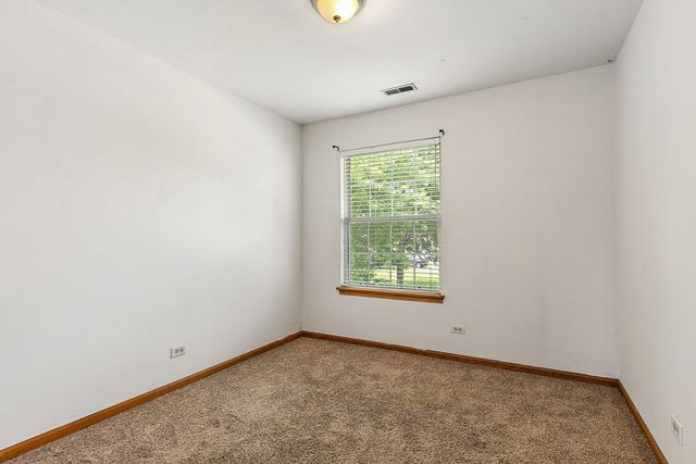 1440 Eliot Trail, Elgin, IL 60120