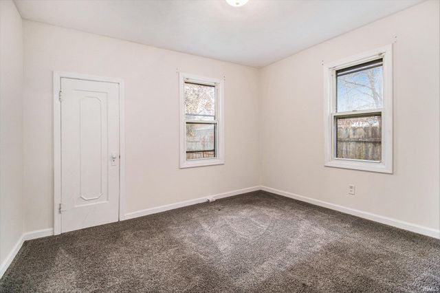 127 E Oakside Street, South Bend, IN 46614