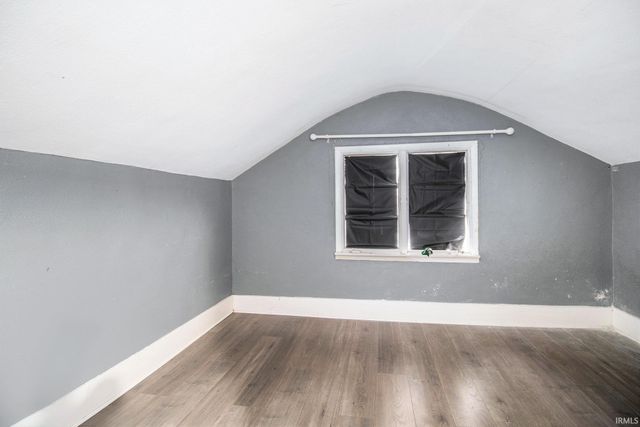 127 E Oakside Street, South Bend, IN 46614