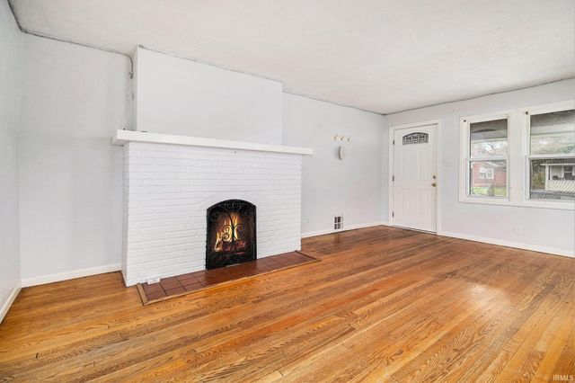 127 E Oakside Street, South Bend, IN 46614