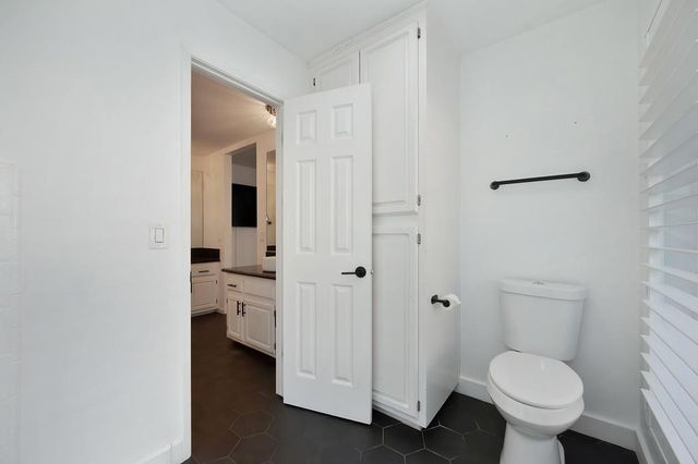 6828 Oakdale Rd, Riverbank, CA 95367