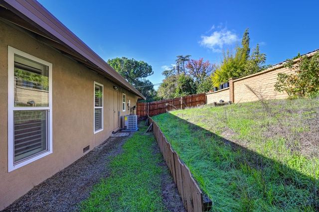 6828 Oakdale Rd, Riverbank, CA 95367