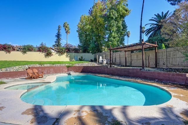 6828 Oakdale Rd, Riverbank, CA 95367