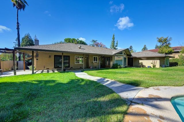 6828 Oakdale Rd, Riverbank, CA 95367