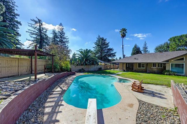 6828 Oakdale Rd, Riverbank, CA 95367