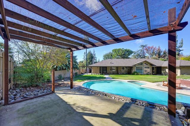 6828 Oakdale Rd, Riverbank, CA 95367